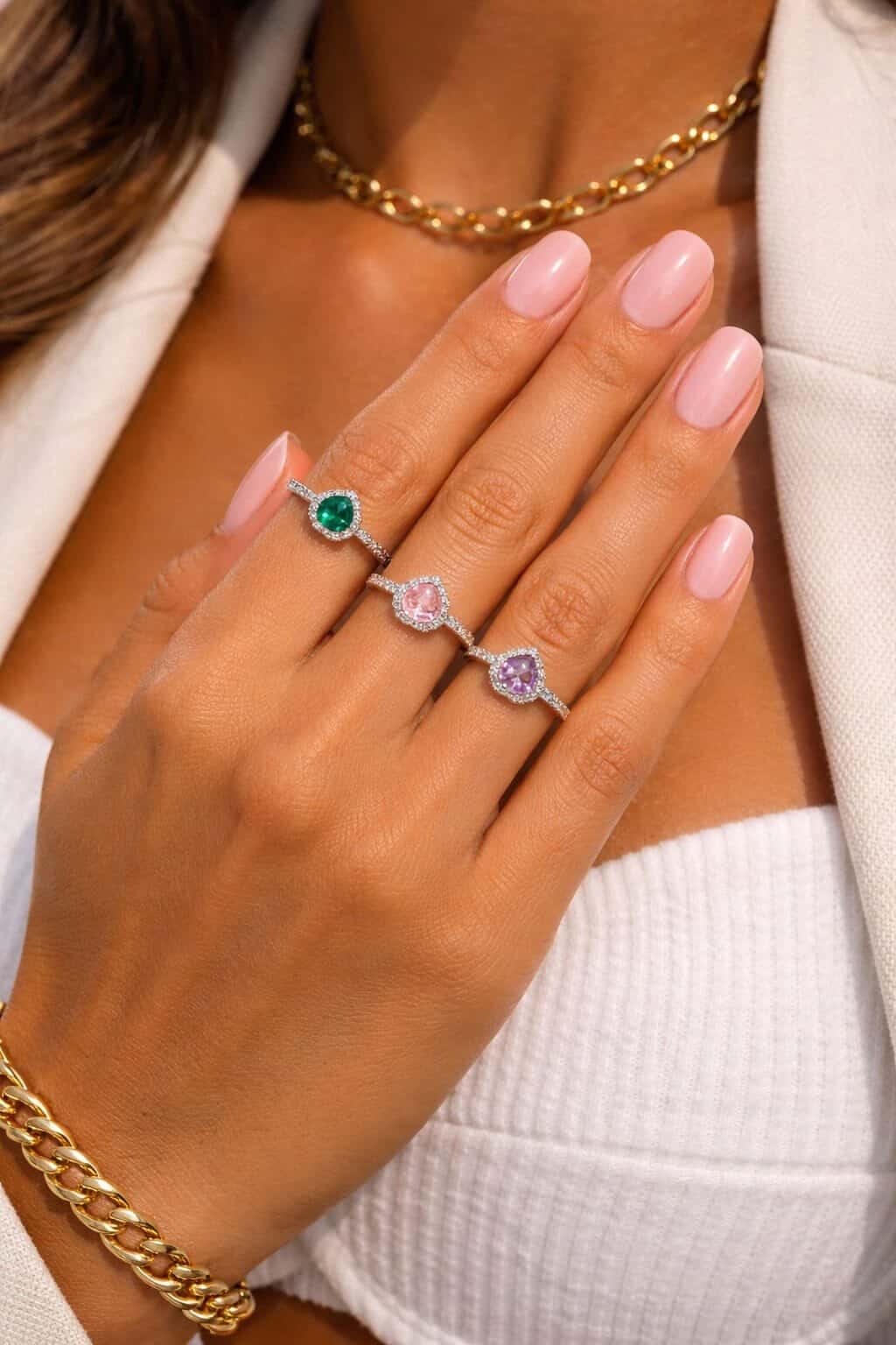 Anillo con Diamante Elegante