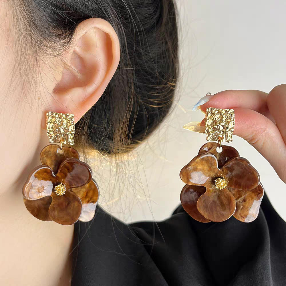 Elegant pendientes 18K gold earrings