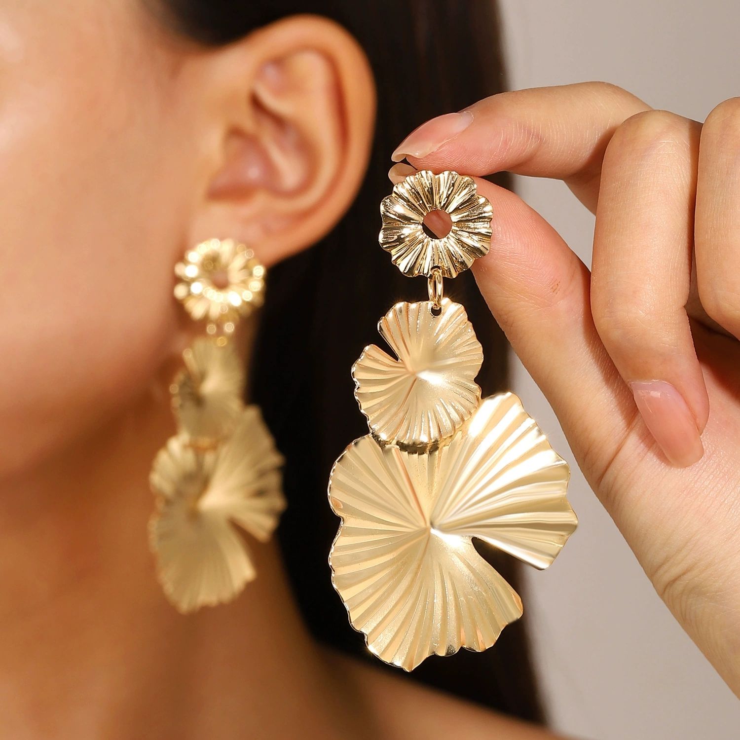 Elegant pendientes 18K gold earrings
