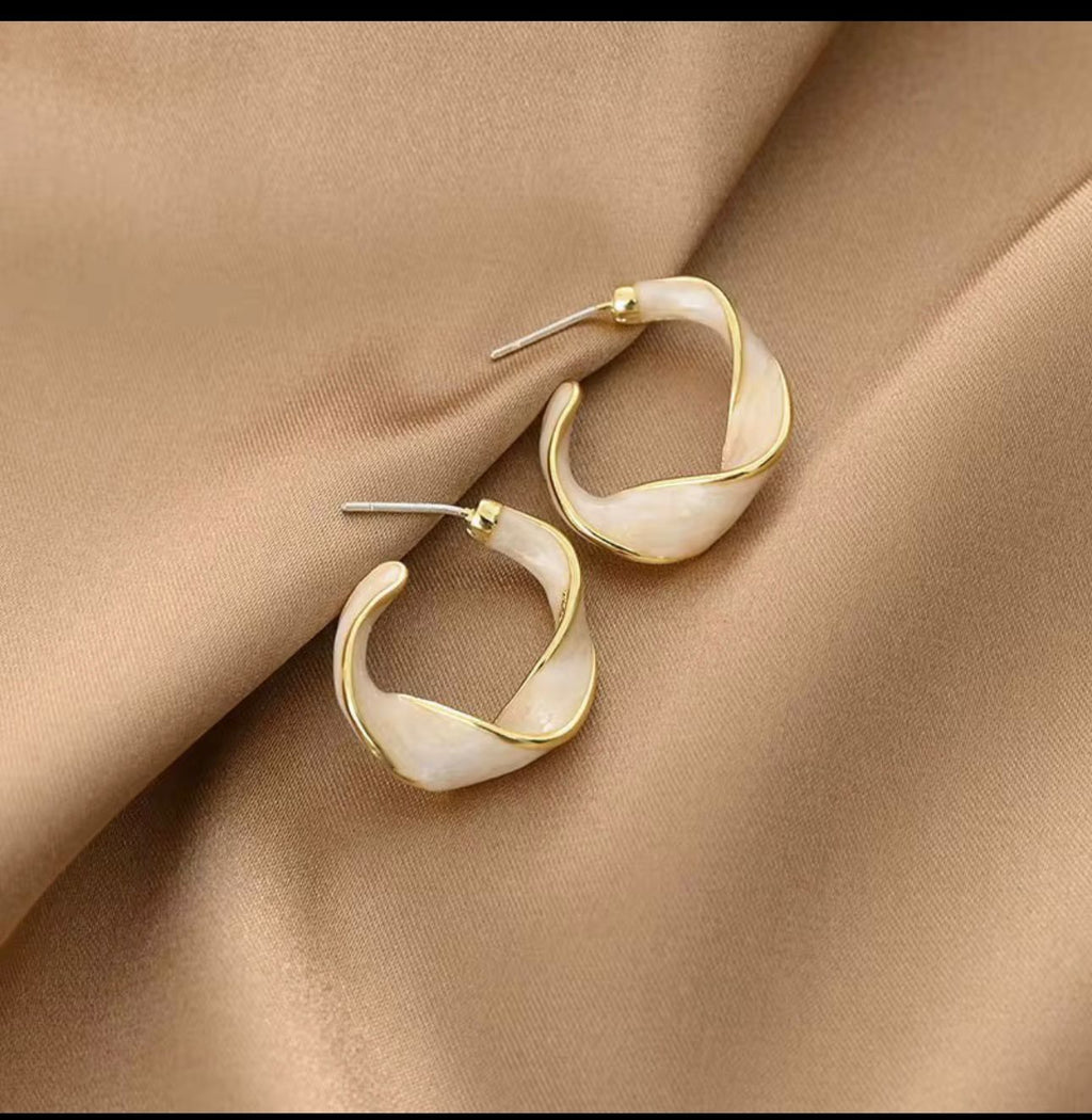 Elegant Pendientes de Aro Franceses French hoop earrings