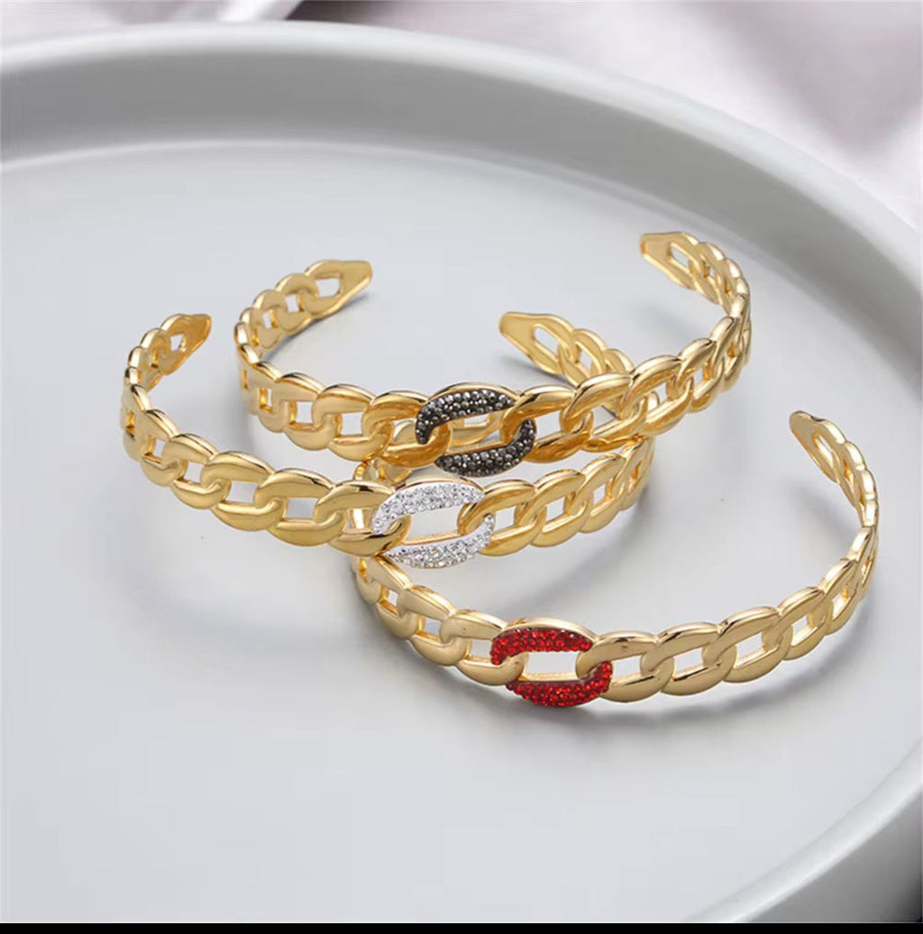 Brazaletes Dorados gold bracelets by ND Luxury Jewelry